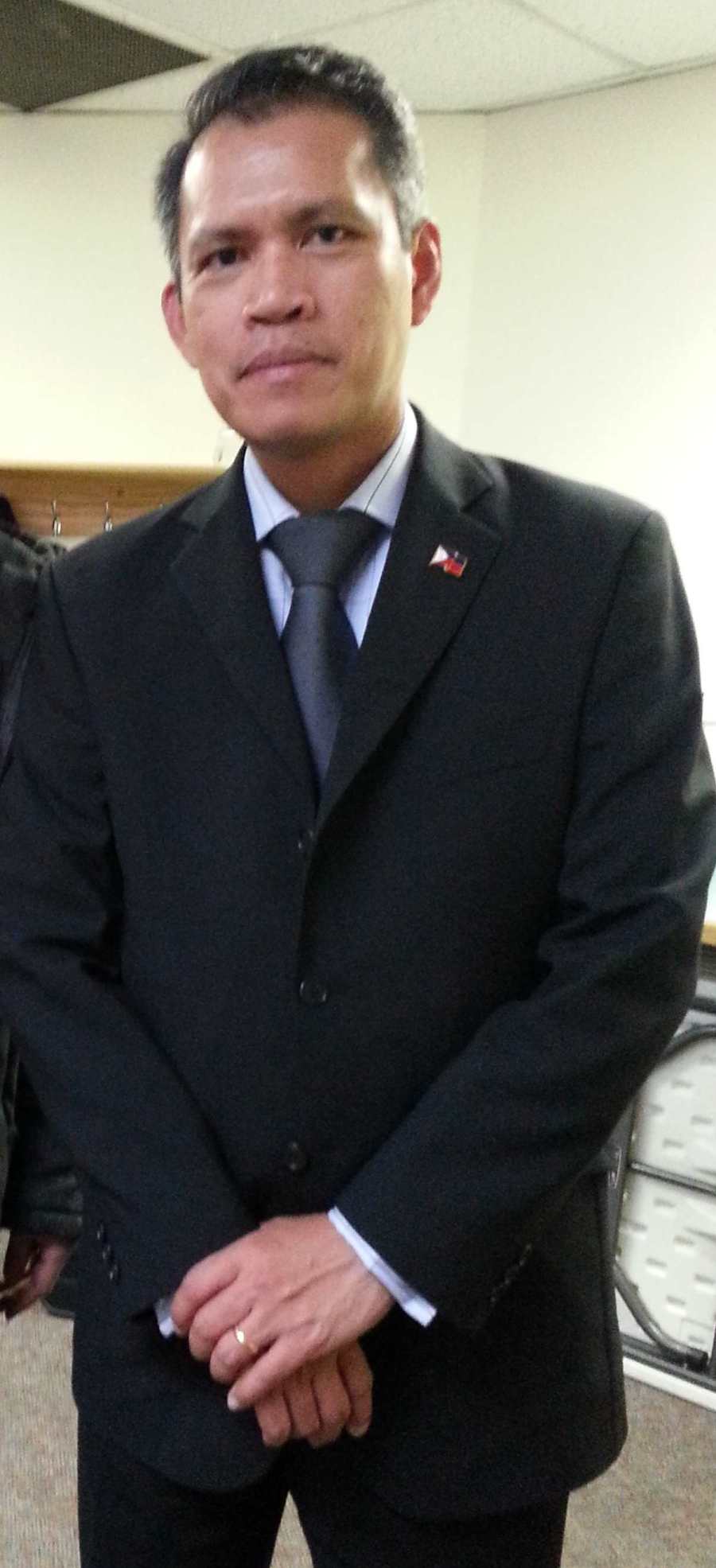 Philippine Consul General Neil Frank Ferrer. (pinoy edmonton news)