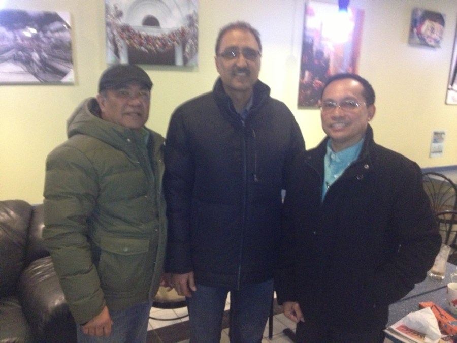 Edmonton City Councilor Amarjeet Sohi has drawn two supporters from the Filipino community, volunteers Alex Donado and Lito Velasco. Sohi, a two-term councilor, says he is ready to take his knowledge and understanding of local issues straight to Ottawa as Member of Parliament for the riding of Edmonton Mill Woods.(contributed photo) 
