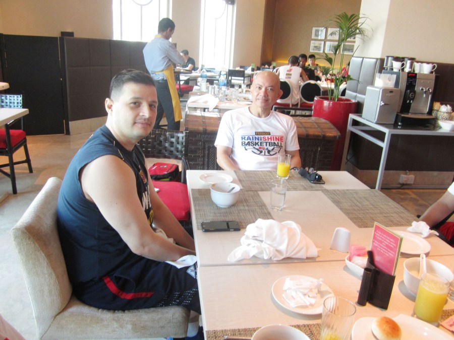 RAIN or Shine coach Yeng Guiao,  left, and assistant Caloy Garcia.(Photo courtesy of PBA)