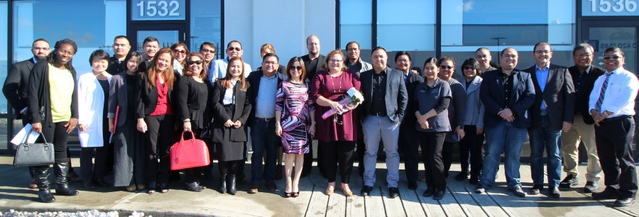 Minister Hoffman at Medicus Clinic